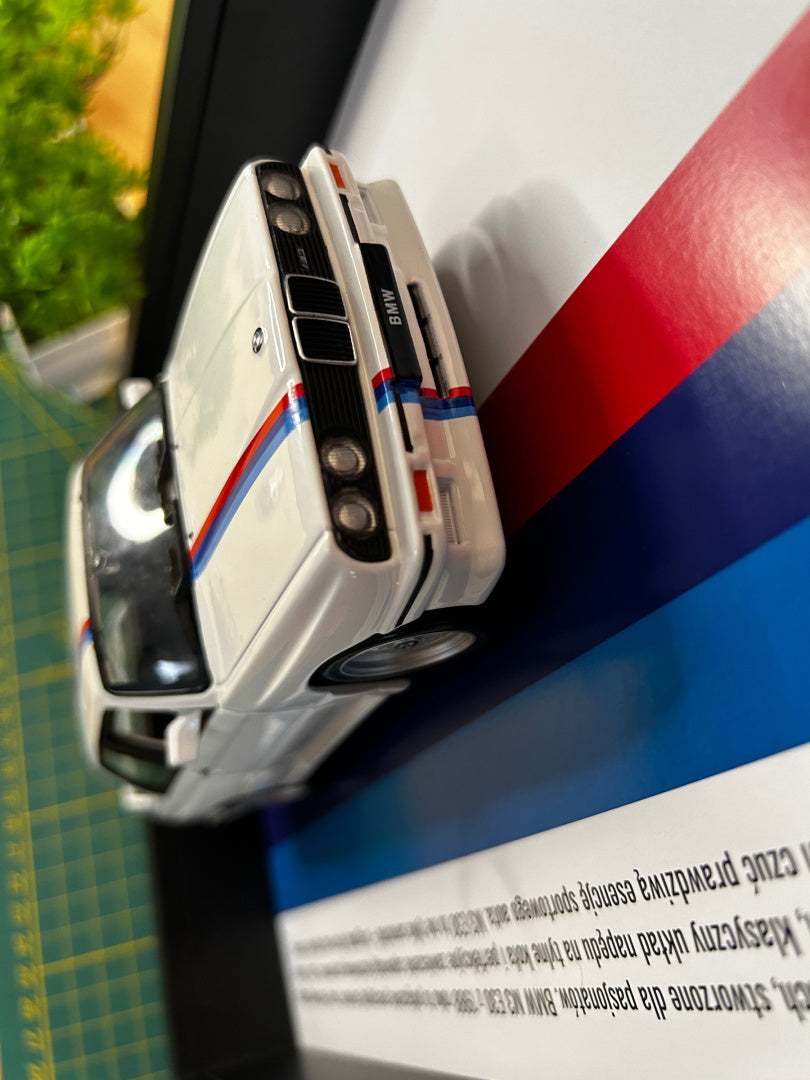 BMW M3 E30 1988 1:24